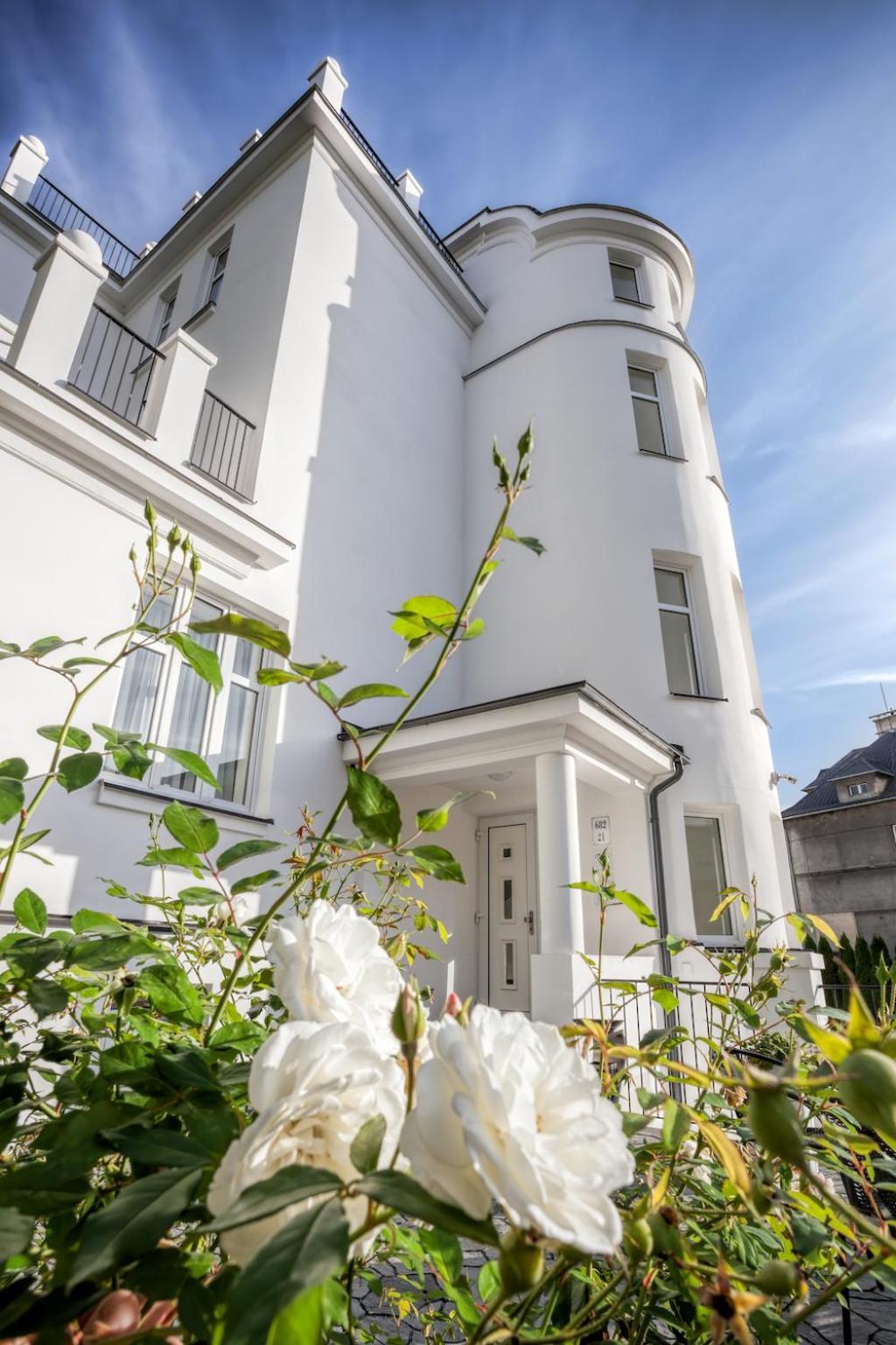 Apartments Villa Whitehouse オストラヴァ エクステリア 写真