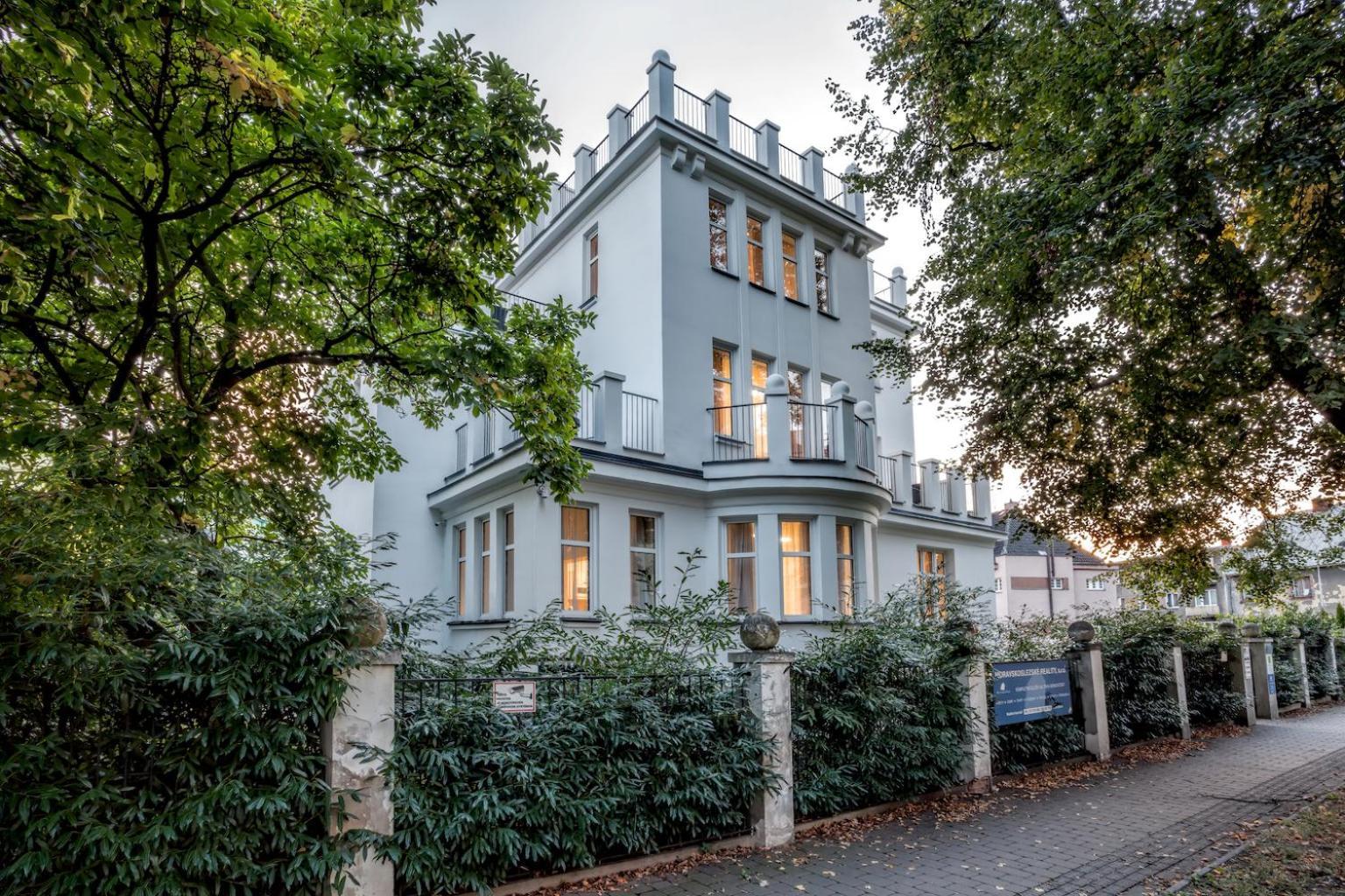 Apartments Villa Whitehouse オストラヴァ エクステリア 写真
