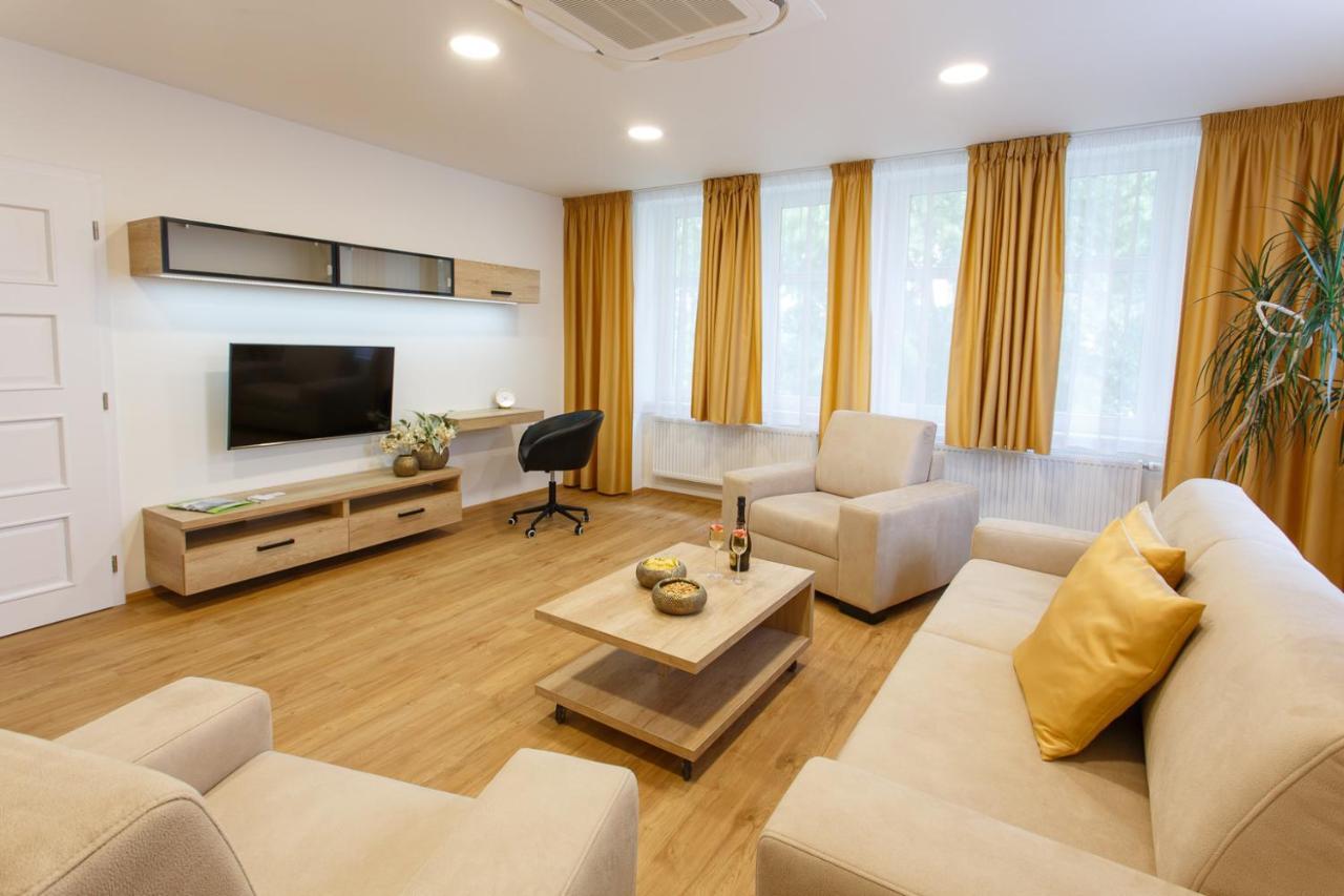 Apartments Villa Whitehouse オストラヴァ エクステリア 写真