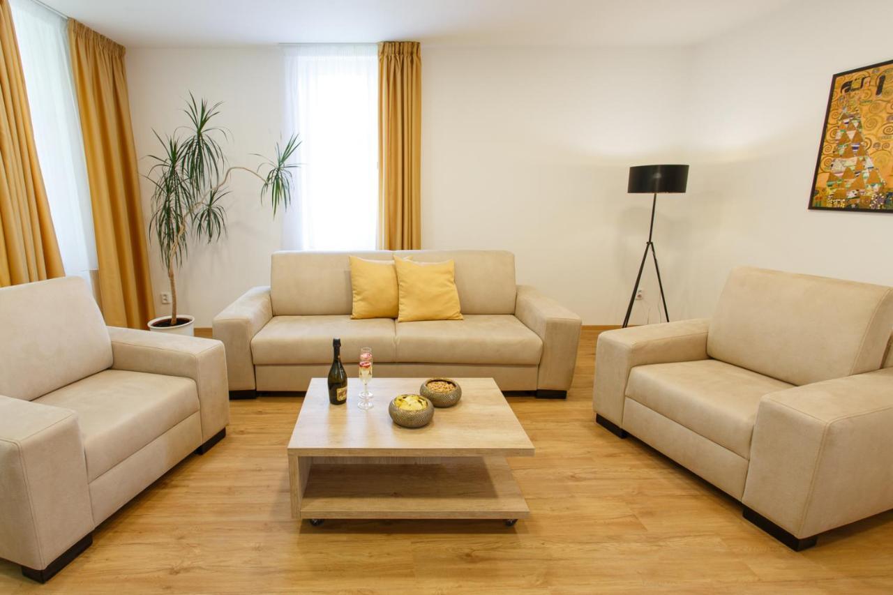 Apartments Villa Whitehouse オストラヴァ エクステリア 写真