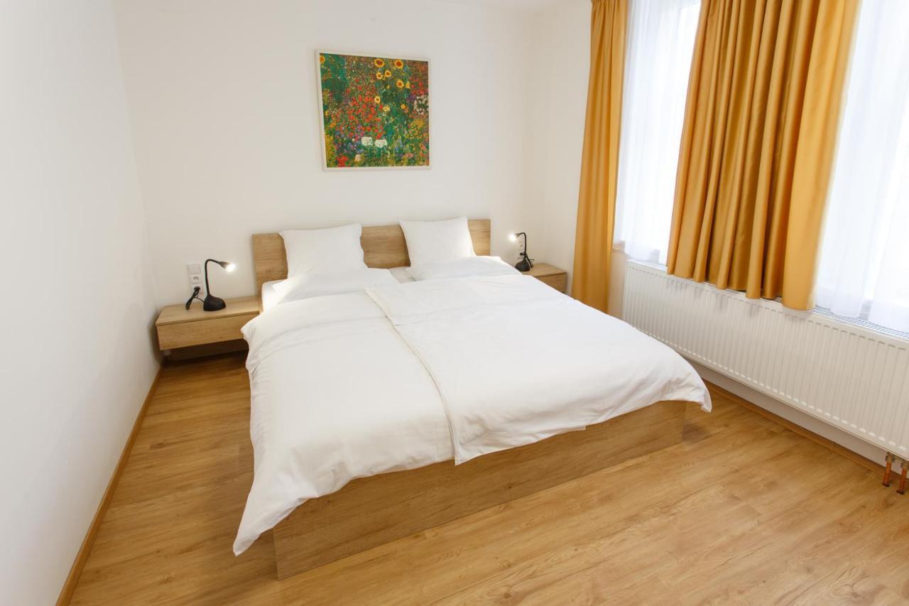 Apartments Villa Whitehouse オストラヴァ エクステリア 写真