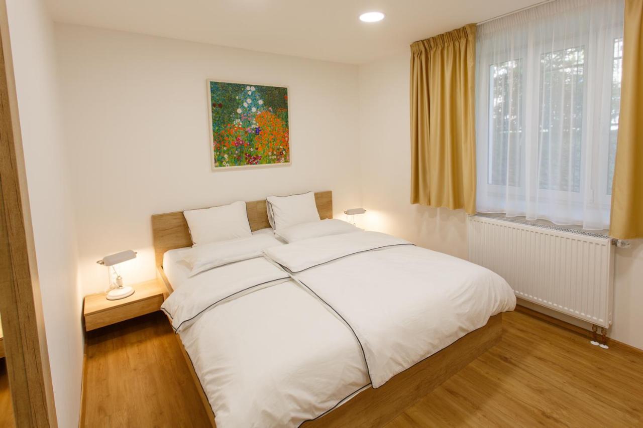 Apartments Villa Whitehouse オストラヴァ エクステリア 写真