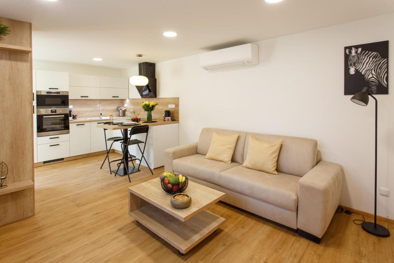 Apartments Villa Whitehouse オストラヴァ エクステリア 写真