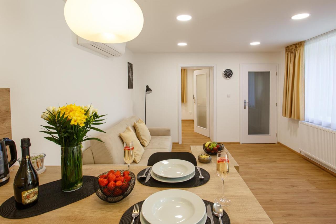 Apartments Villa Whitehouse オストラヴァ エクステリア 写真