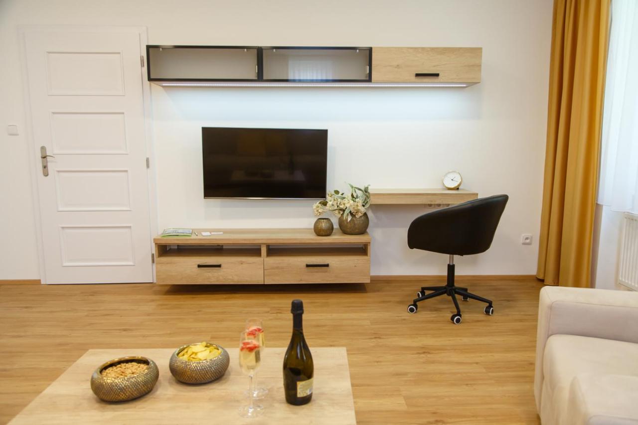 Apartments Villa Whitehouse オストラヴァ エクステリア 写真