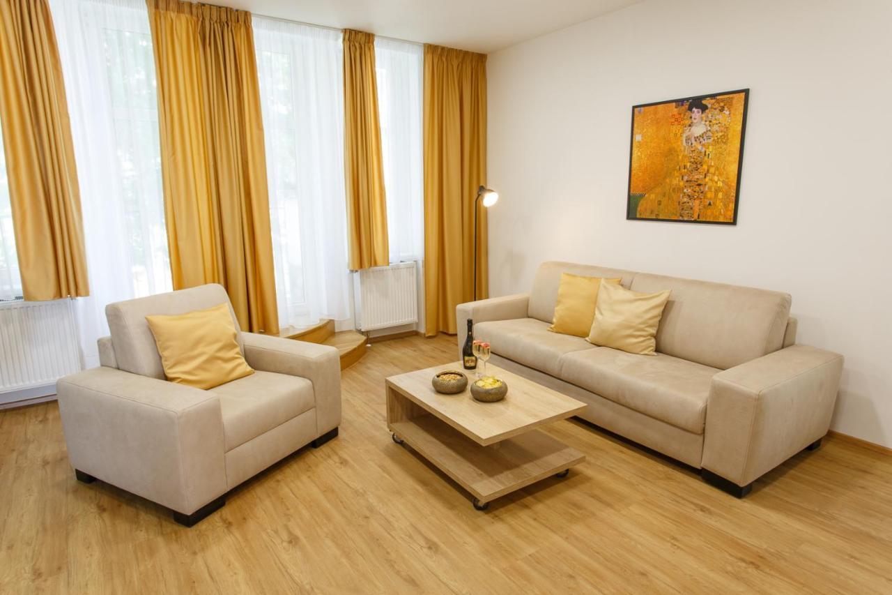 Apartments Villa Whitehouse オストラヴァ エクステリア 写真